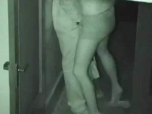 आदमी है जो हिंदी सेक ...