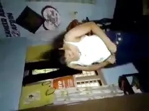 मेज पर हिंदी सेक्सी  ...