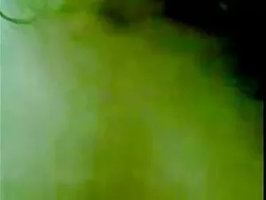 सुंदर सुनहरे बालों व ...